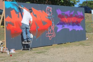 Danny Diamond performed live graffiti art