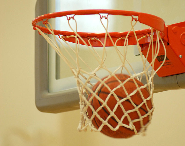 Sign+up+for+the+teacher+vs+student+basketball+game