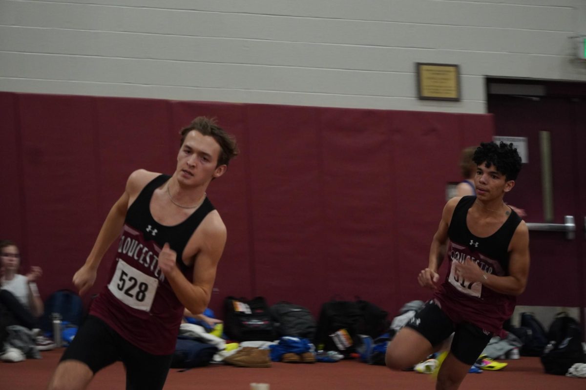 Colby Rochford and Jeferson de Como lead the pack of runners.