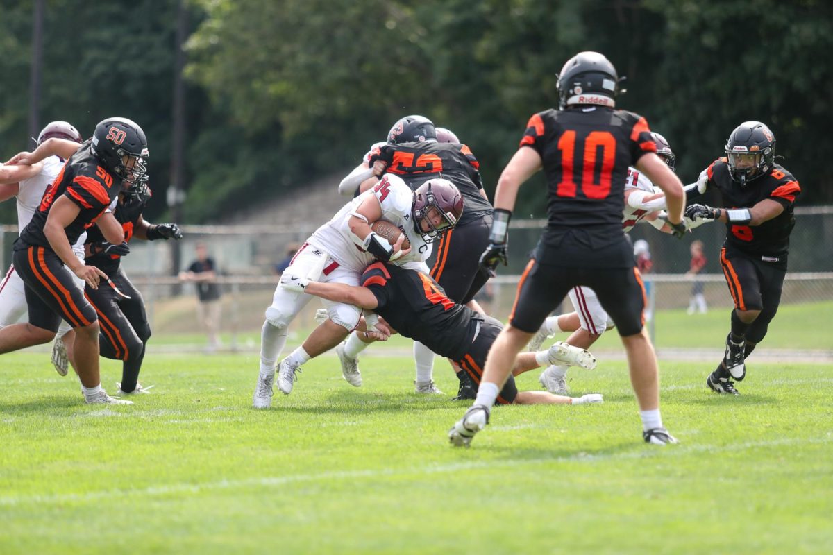 Thomas Cribbs runs the ball during Saturday's game.